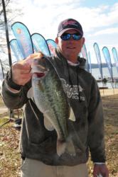 Robert Boyd of Russellville, Ala., slipped to second on day two with 43-8.