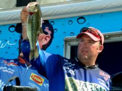 On the strength of a three-day catch of 48 pounds, 15 ounces, pro Joe Elkouri of Lawton, Okla., finished the EverStart Toledo Bend event in sixth place.
