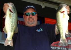 Holding down the top spot on the nonboater side is Dennis Hastings from Flower Mound, Texas, with a limit of bass weighing 15 pounds, 4 ounces.