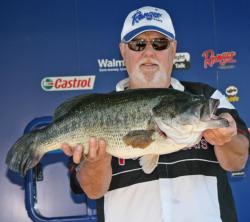 Co-angler Gary Morris caught the event