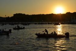 As the sun drifts over the horizon, boaters prepare for the first day of FLW Tour Open competition on the Potomac River.