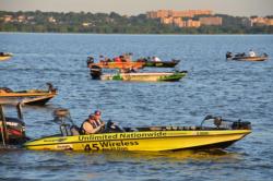 Anglers prepare for the opening round of FLW Tour competition on the Potomac.