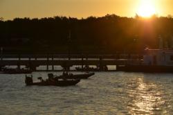 As the sun drifts over the horizon, FLW Tour anglers prepare for the start of the second day of competition on the Potomac River.