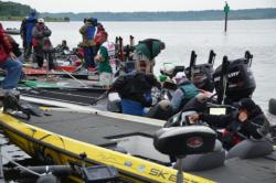 The top-10 FLW Tour pros make their last-minute preparations before final takeoff on the Potomac River.