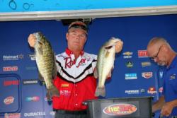 Second place pro Bobby D. Padgett targeted suspending fish with a white bucktail jig.