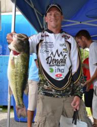 Co-angler Mike Helton caught the Snickers Big Bass on day one. This Kentucky Lake largemouth weighed 7 pounds, 11 ounces.