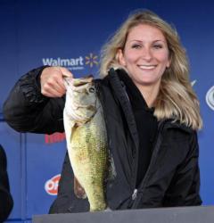 Sticking with wacky-rigged Senkos put Emily Mcleod in the co-angler lead.