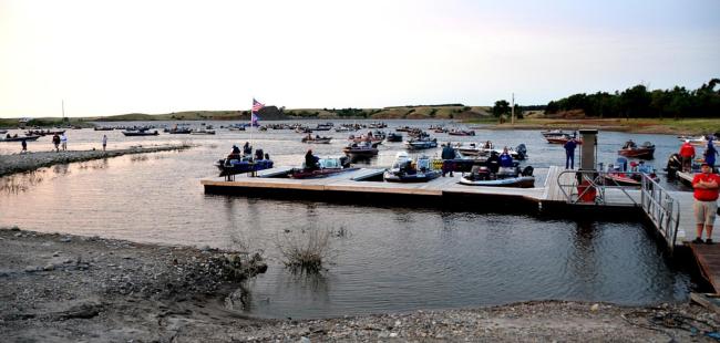 Anglers prepare for takeoff at Spring Creek Resort & Deep Water Marina on Lake Oahe.