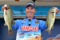 Glenn Browne caught a 19-pound, 2-ounce limit Saturday and moved from sixth to fourth.
