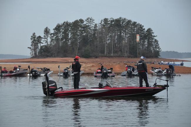 FLW Tour anglers prepare for takeoff.