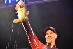 Marty Stone of Fayetteville, N.C., shows off his third-place catch during the finals of the Lake Hartwell contest.