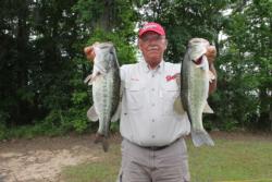 Wacky and Texas-rigged worms helped Ken Ellis improve to fifth place.