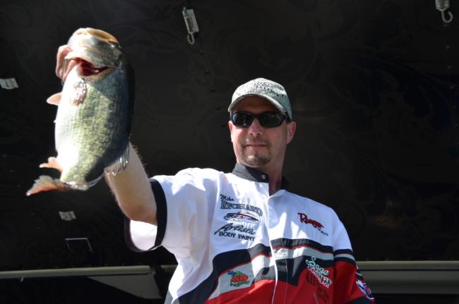 Co-angler Mike Rychard of Anderson, Calif., parlayed a total catch of 57 pounds, 4 ounces into a third-place finish at Clear Lake.