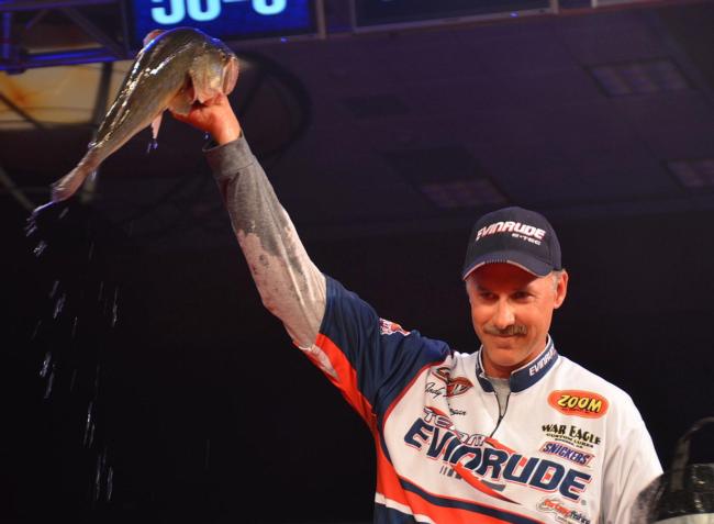 Second-place pro Andy Morgan stunned the Rogers area crowd with a 17-pound, 8-ounce limit Sunday.