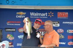 Co-angler big bass honors go to Jason Sherwood of Damascus, Md., with a 4 pound, 2 ounce bucketmouth.