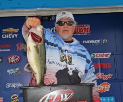 Roger Hensley earned Snickers Big Bass honors with this 5-pound, 11-ounce bass.