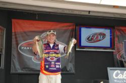 Daryk Eckert of Stockport, Ohio, the 2009 National Guard Junior World Champion in the 11-14 age group, won the Northern Division in the 15-18 age group this year. 