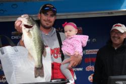 Texas pro Cody Malone is joined onstage by 6-month-old Lakeyn.