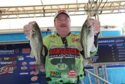 Despite a big decline in productivity, Clint Farris managed to hold on to the co-angler lead.