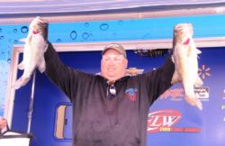 Pro Jeff Fitts of Keystone Heights, Fla., brought in 23 pounds, 3 ounces to take the runner-up spot on day one.