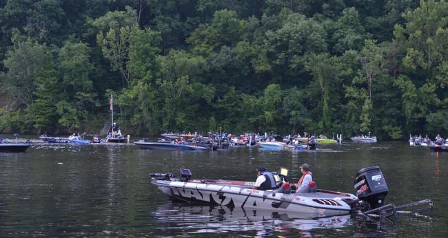 Muggy air and partly cloudy skies greeted FLW Tour anglers Thursday morning. 
