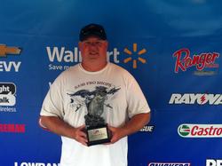 Co-angler Lonnie Drusch, of Sumter, S.C., weighed a four-bass limit totaling 15 pounds, 7 ounces Saturday to win $1,628 in the South Carolina Division event on Santee Cooper.