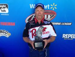 Co-angler Scott McCleery of Winchester, Ill., won the May 3 Illini Division event on Rend Lake with three bass weighing 9 pounds, 12 ounces. He walked away with over $2,000 in winnings for his efforts.