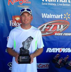 Co-angler Dennis Carnahan of Cazenovia, N.Y., won the Sept. 6-7 Northeast Division Super Tournament on 1000 Islands with a two-day total weight of 37 pounds, 14 ounces. He was awarded over $3,000 for his efforts.