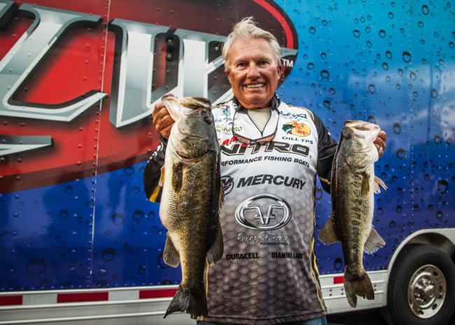 He's a legend, and he helped put Lake Okeechobee on the map. Now Roland Martin is within striking distance of the lead at the 2015 Rayovac FLW Series opener.