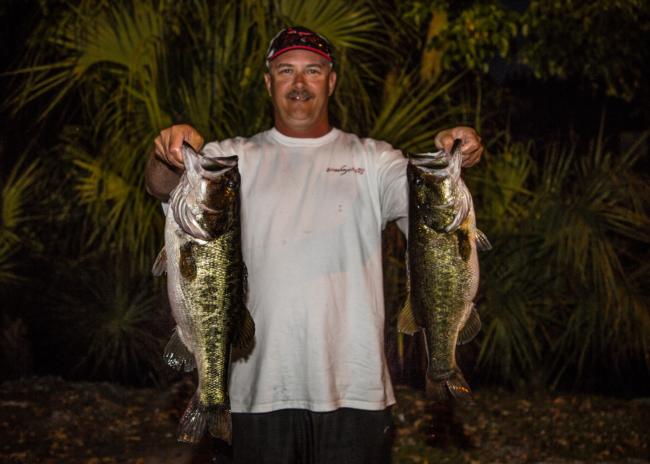 He had to wait for almost 500 other anglers to cross the stage before him, but Daniel Beebe's wait was worth it. The Niota, Tenn., co-angler took the early lead with a 22-5 limit.