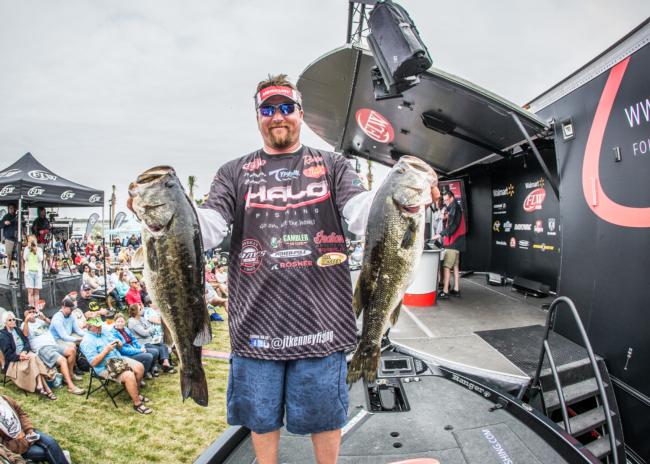 JT Kenney! He cracked another 20+ bag on day two and is one pace to break the 100-pound mark over four days. 