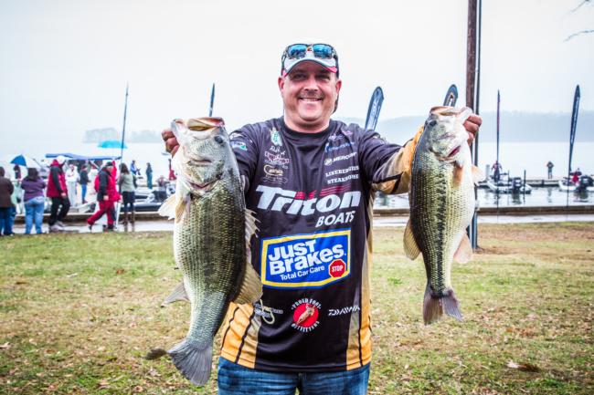 Rob Digh has stayed consistent and it is paying off. He sits in fifth place with 48 pounds, 9 ounces after day two. 