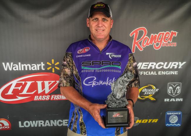 Co-angler Russell Lewis of Pineville, La., won the May 9 Cowboy Division event on Sam Rayburn with a 17-pound, 7-ounce limit to take home over $2,000.