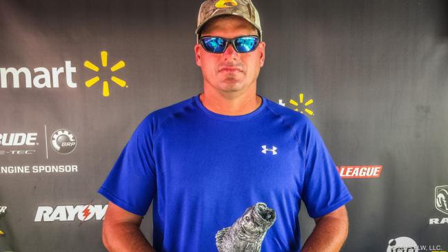 Chris Tarpley of Murfreesboro, Tennessee, weighed in five bass totaling 19 pounds, 5 ounces Saturday to win $1,301 in the co-angler division in the Music City event on  Kentucky Lake. 