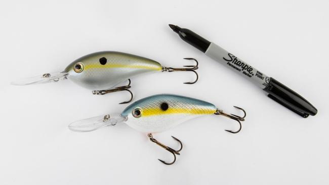 Multiple colored markers can be used to add features to your hard and soft baits. 