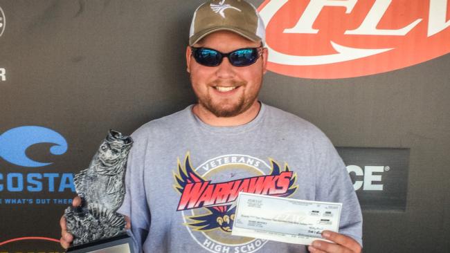 Co-angler Mark Denney won the April 2 Bulldog Division event on Lake Sinclair with a 20-pound limit to claim over $2,200 in prize money.